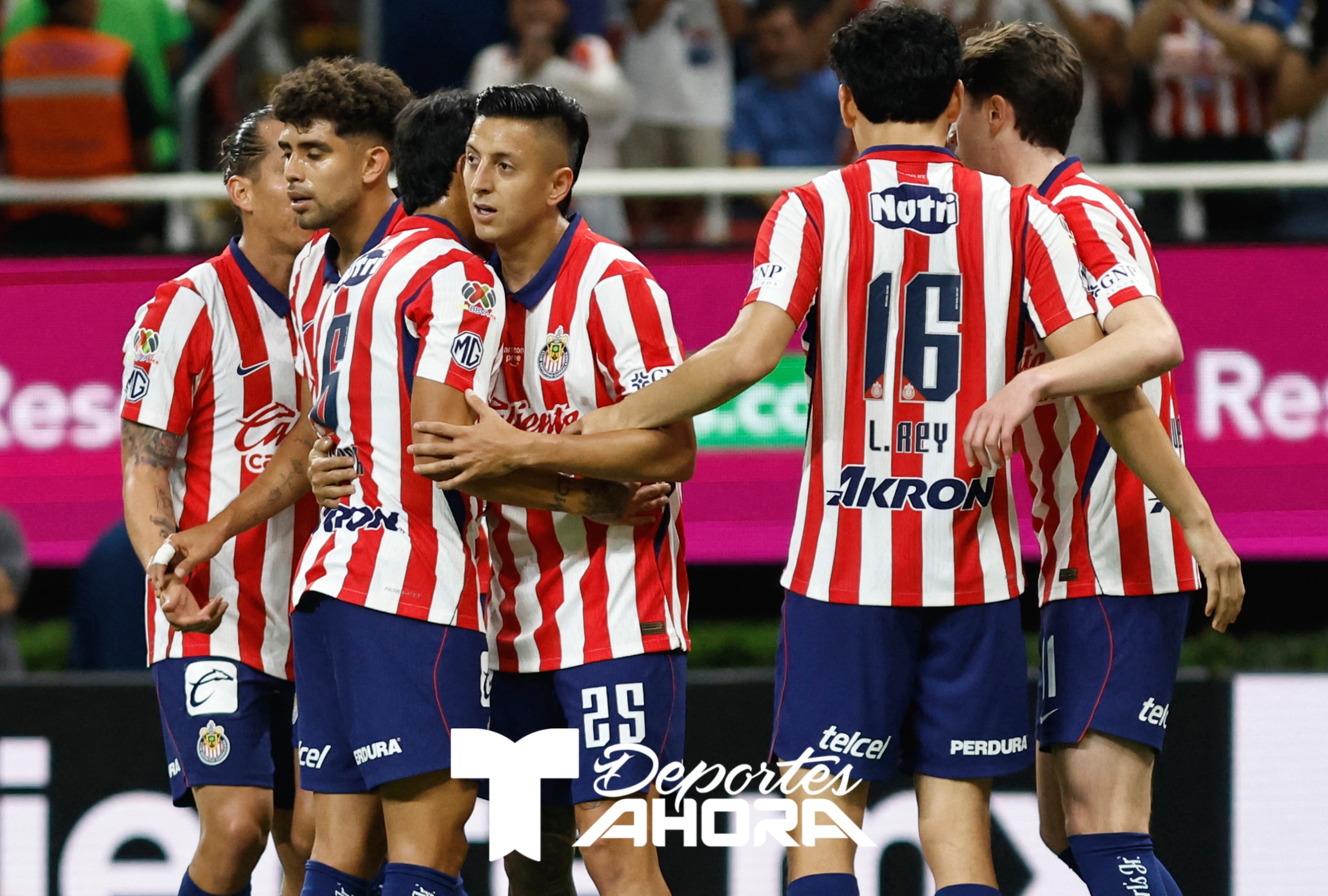 CDMX (MÉXICO), 12/09/2026.- Cobertura oficial de Telemundo Deportes EN VIVO GRATIS para mirar el partido Chivas de Guadalajara vs. Pumas UNAM hoy por la Jornada 8 del Torneo Apertura 2026 de la Liga MX en el Estadio Banorte. FOTO DE ULISES RUIZ PARA AFP