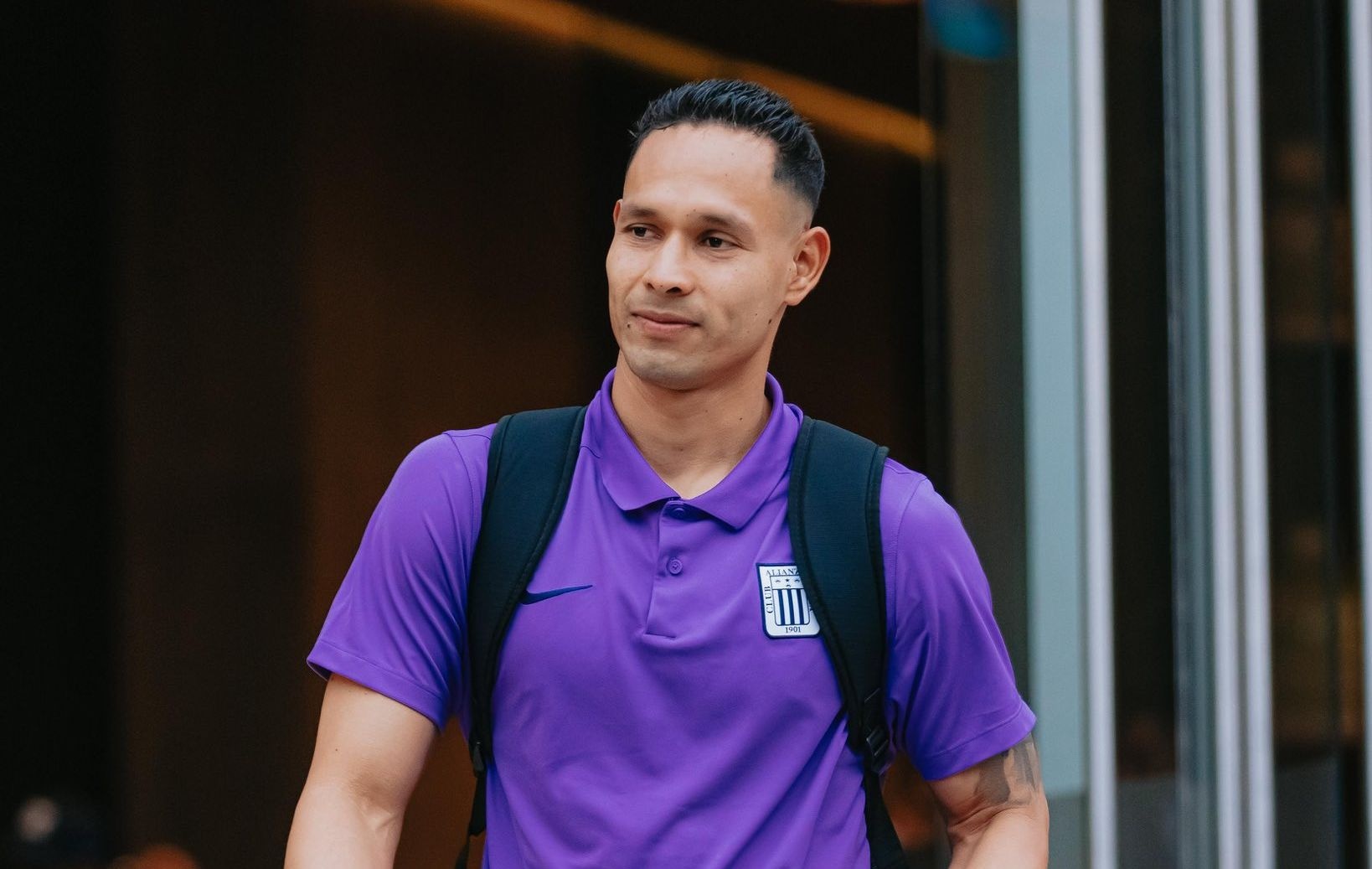 El defensor de 29 años renovó con Alianza Lima hasta finales de la temporada 2028, tras un año en el que se ha consolidado como titular en la zaga blanquiazul.