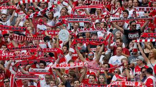 Vuelve la polémica a la Bundesliga: reinicio del torneo alemán en duda tras positivos del Colonia