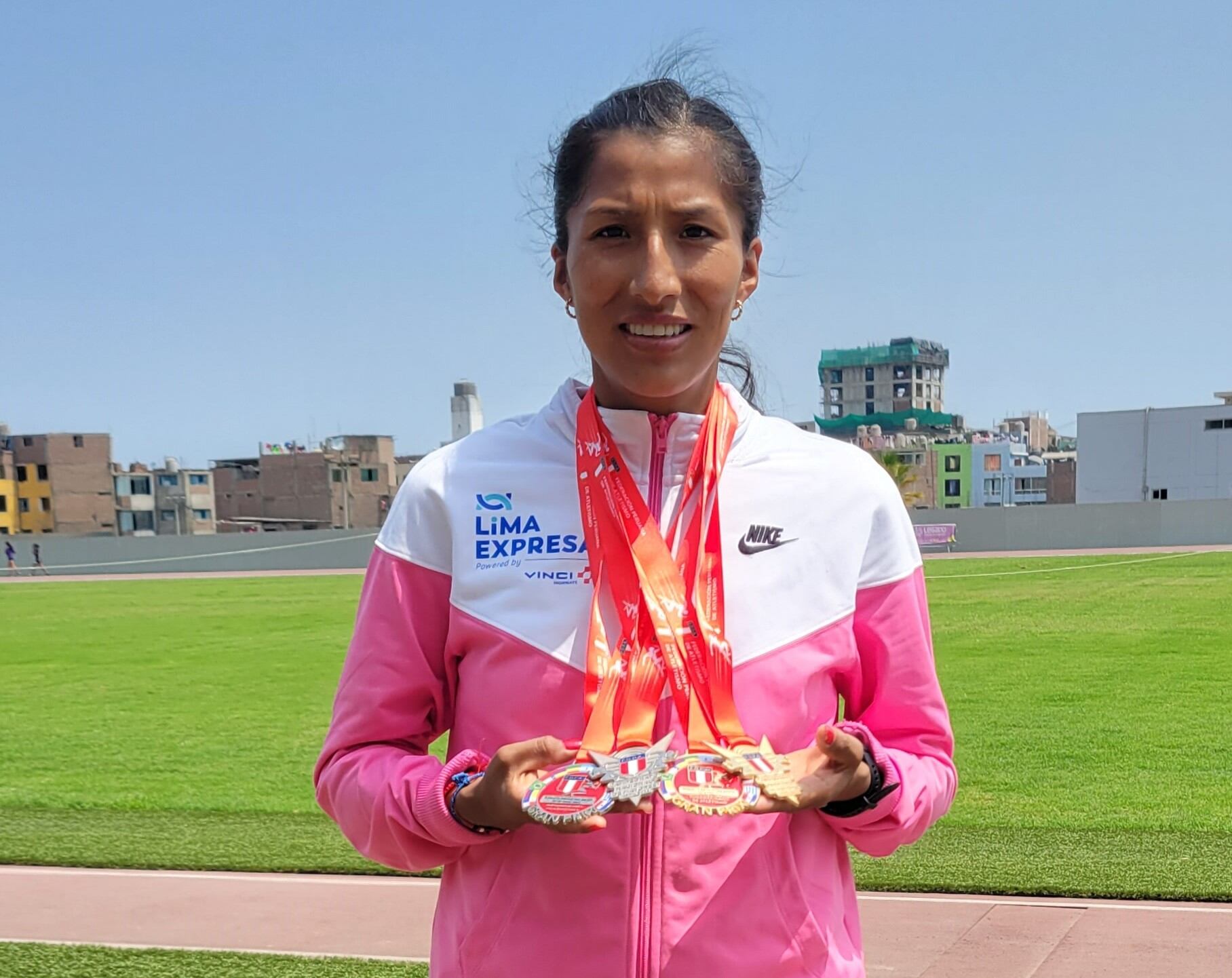 Jovana de la Cruz clasificó a París 2024 con un tiempo de 2h26m49s, un segundo menos que la marca mínima.