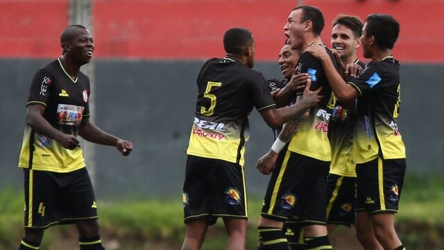 UTC ganó 2-1 a Sport Rosario y sigue en la pelea por el título del Apertura