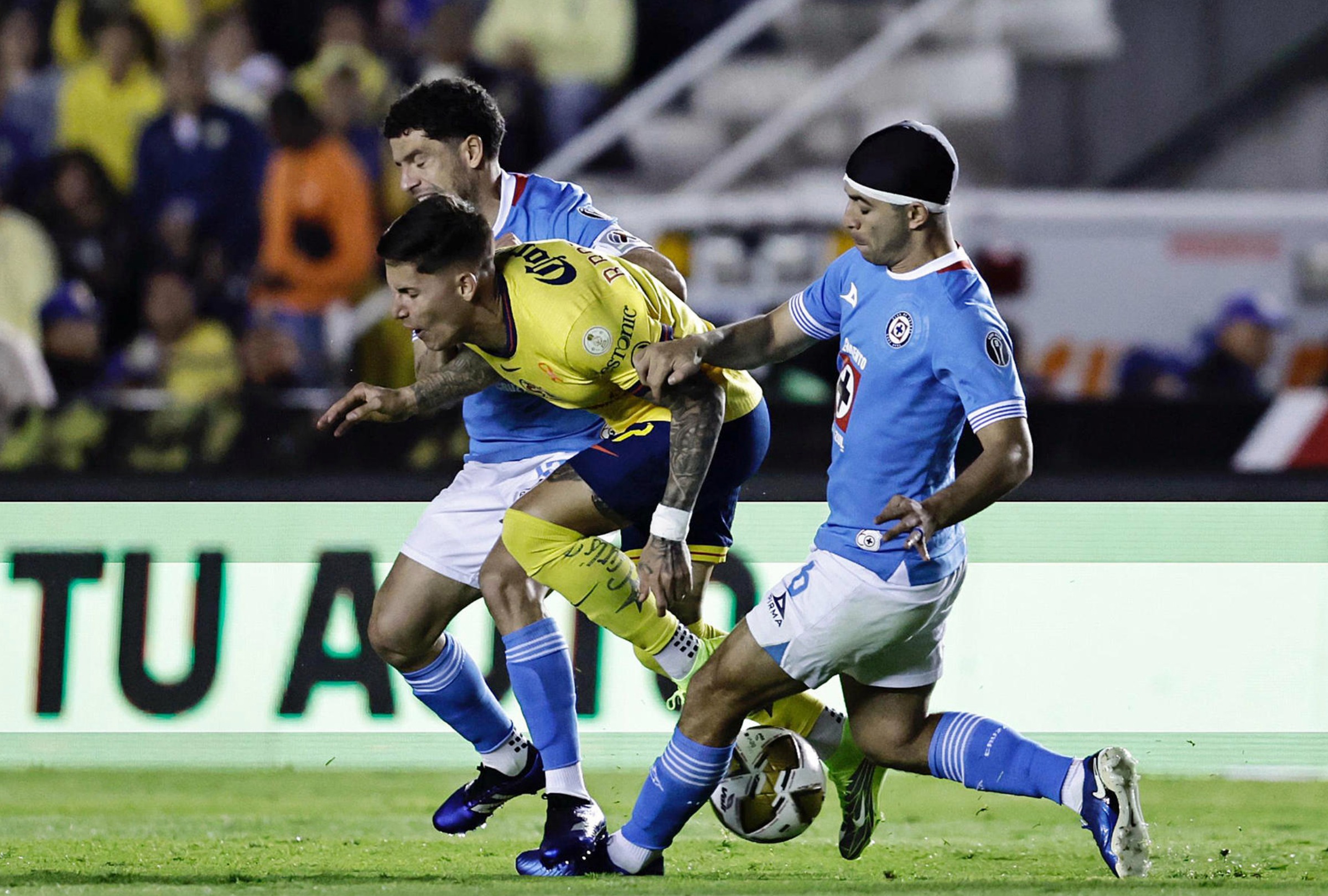 La llave entre América y Cruz Azul se mantiene abierta tras el empate sin goles registrado en el Estadio Ciudad de los Deportes (Foto: EFE)