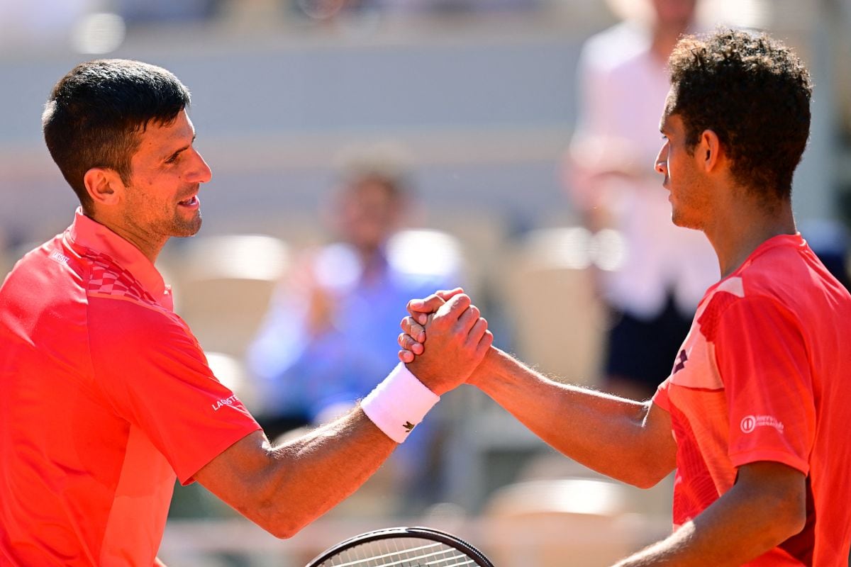 Juan Pablo Varillas enfrentó a Novak Djokovic en Roland Garros 2023. (Photo by Emmanuel DUNAND / AFP)