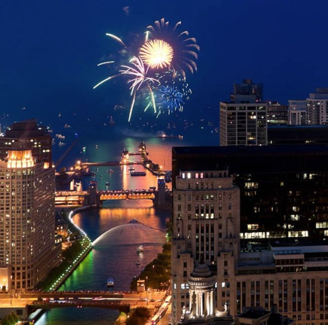 Chicago’s suburbs, including towns like Mundelein and Lake Forest, host festive 4th of July events featuring live music, parades, and vibrant fireworks. (Photo: Getty Images)
