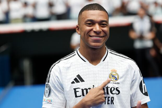 Kylian Mbappé fue presentado como nuevo jugador del Real Madrid ante 85 mil personas. (Foto: EFE)