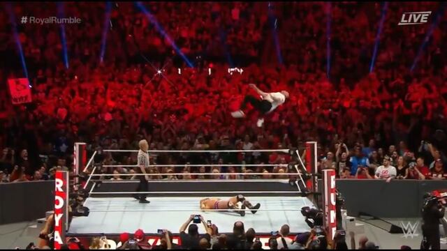 ¡Voló por los aires! El salto mortal que realizó Shane McMahon en el Royal Rumble 2019 [VIDEO]