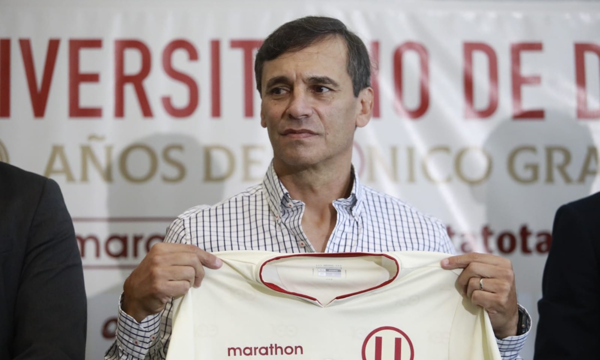 Fabián Bustos fue anunciado como nuevo técnico de Universitario. (Foto: Julio Reaño / GEC)