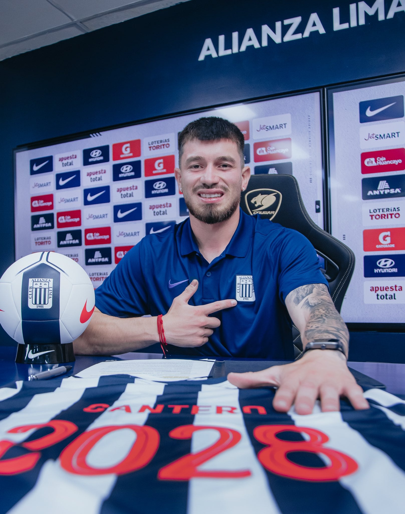 Alan Cantero firmó con Alianza Lima hasta 2028. (Foto: Alianza Lima)