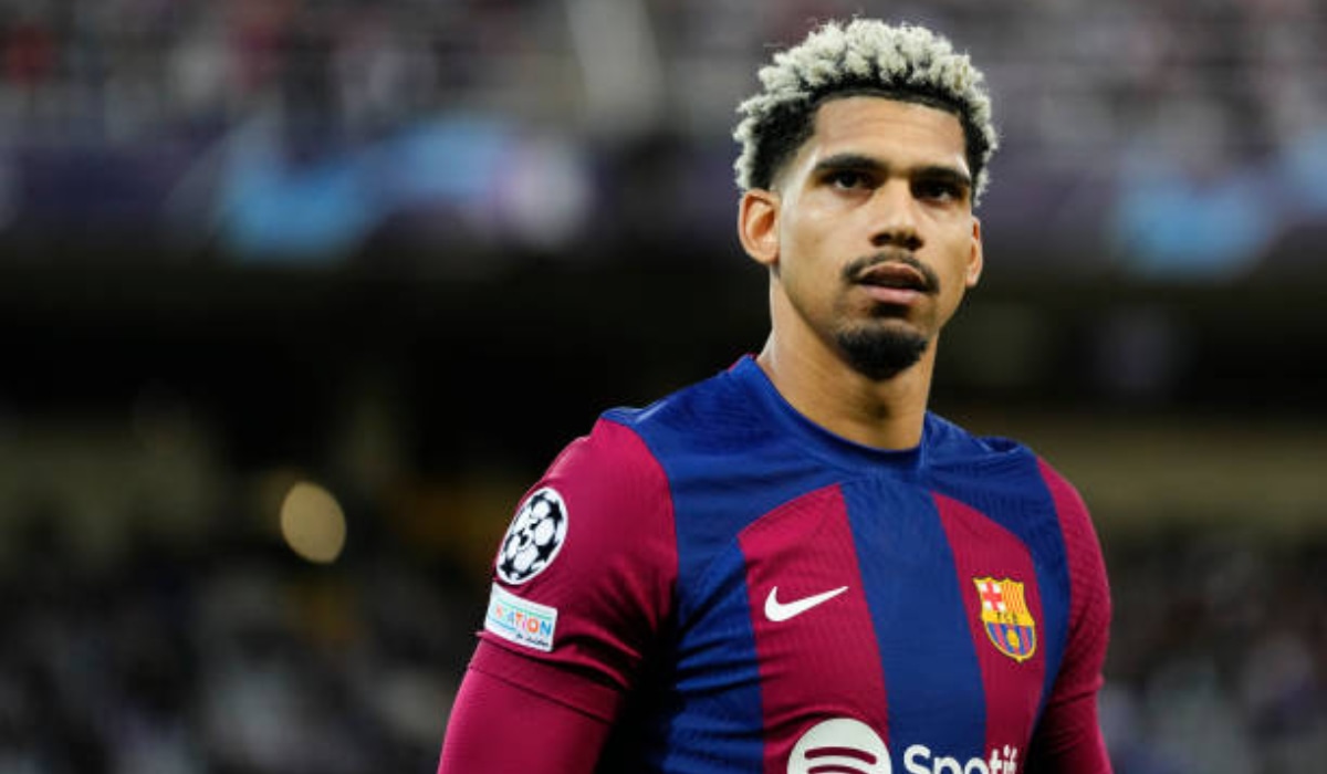 Ronald Araujo es el tercer capitán de Barcelona. (Foto: Getty Images)