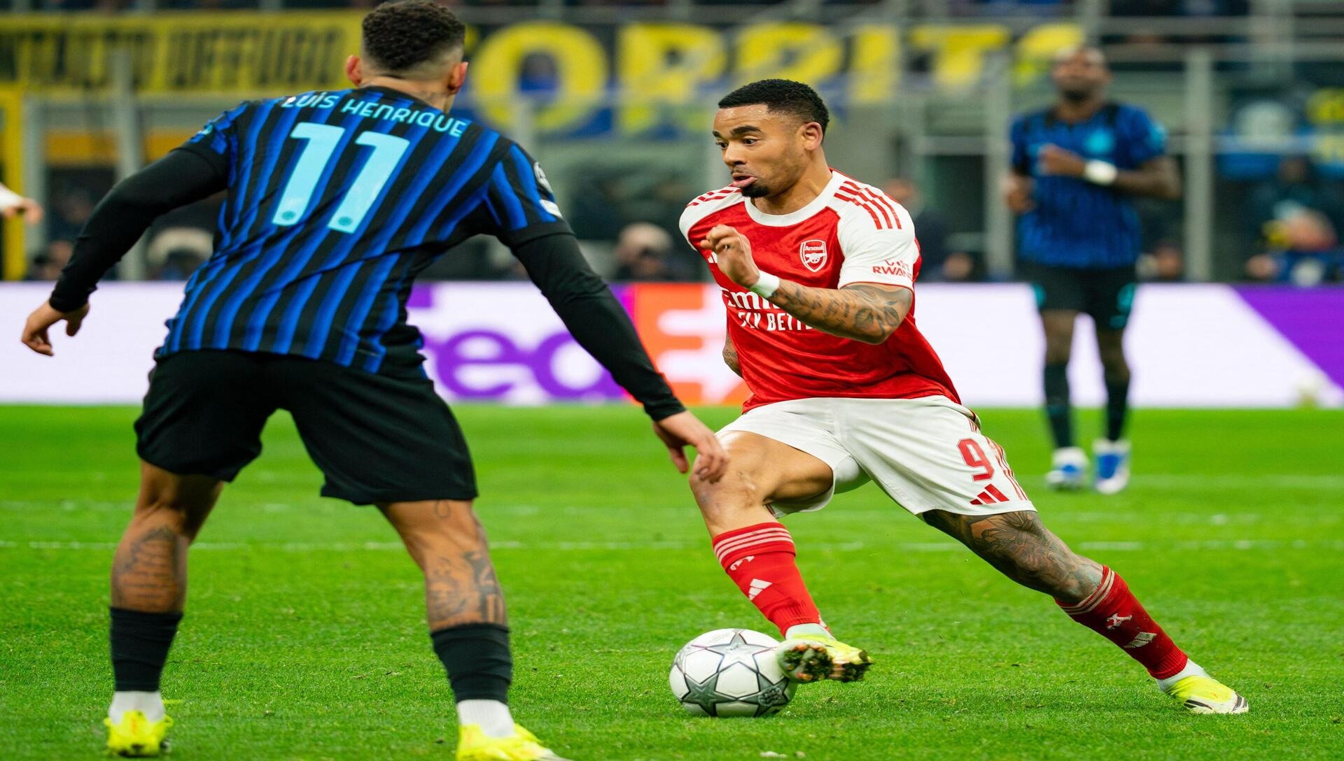 Los Gunners buscarán mantener su ventaja como líderes de la Premier en el clásico Arsenal vs Manchester United (Crédito: Alamy Stock Photo).