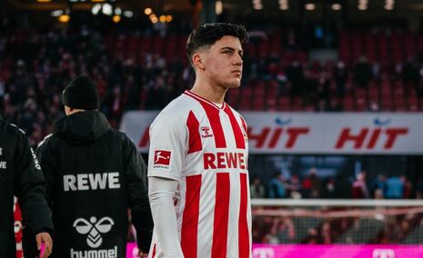 Escribe su nueva historia: Felipe Chávez debutó con el Colonia en derrota frente al Leipzig