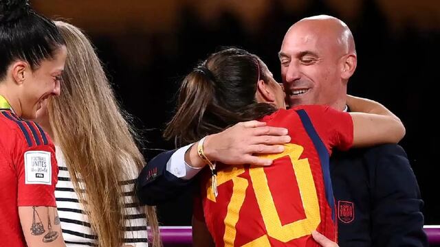 RFEF desmiente a Jenni Hermoso: beso con Luis Rubiales fue consensuado