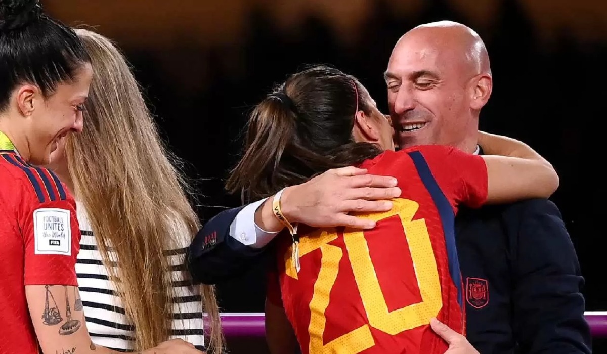 Luis Rubiales indicó que no va "dimitir" y que el beso con la jugadora Jennifer Hermoso, fue consentido pero ella lo desmintió. (Foto: 'Agencias').