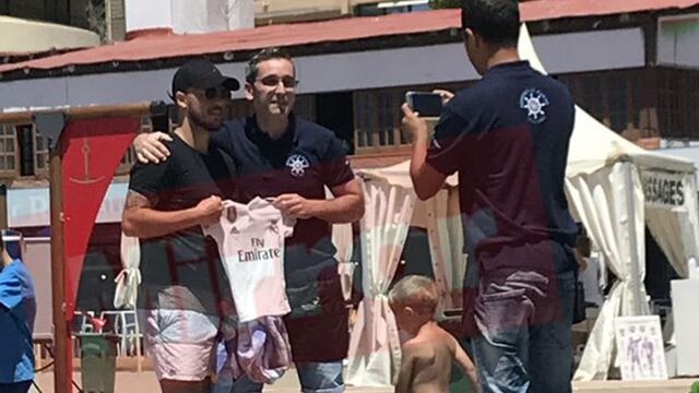 Eden Hazard ya posa con la camiseta del Real Madrid en Marbella y la foto reviente en redes [VIRAL]
