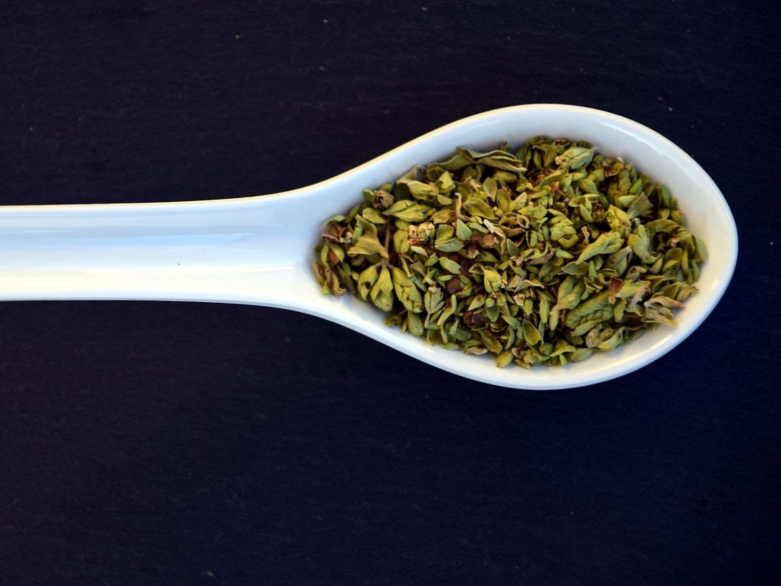 En esta imagen se aprecia la especia que genera colágeno y alivia el dolor de rodilla. (Foto: Leopictures / Pixabay)