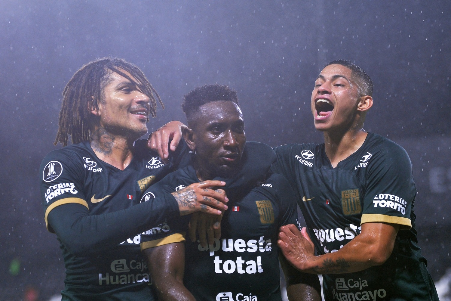 Alianza Lima quedó en el tercer lugar de su grupo y clasificó a los play-offs de la Copa Sudamericana 2025. (Foto: Danie Duarte)