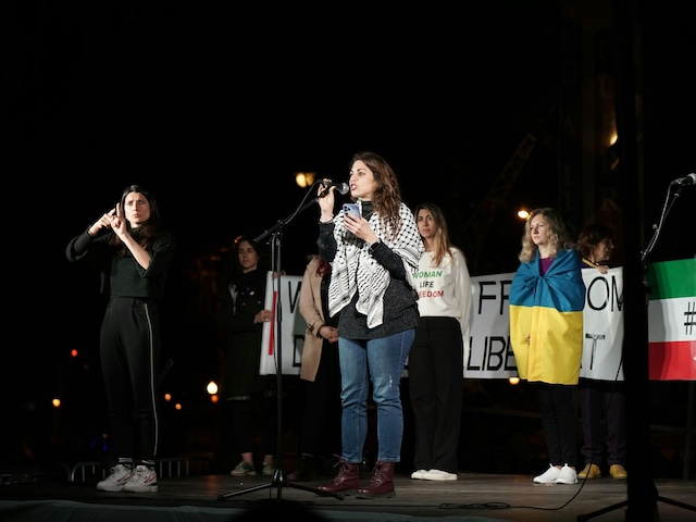 "He decidido dejar de disculparme por mi feminidad. Y quiero que se me respete en toda mi feminidad porque me lo merezco". - Chimamanda Ngozi Adichie. | Crédito: Foto de Anastasia Nelen en Unsplash / Composición Depor