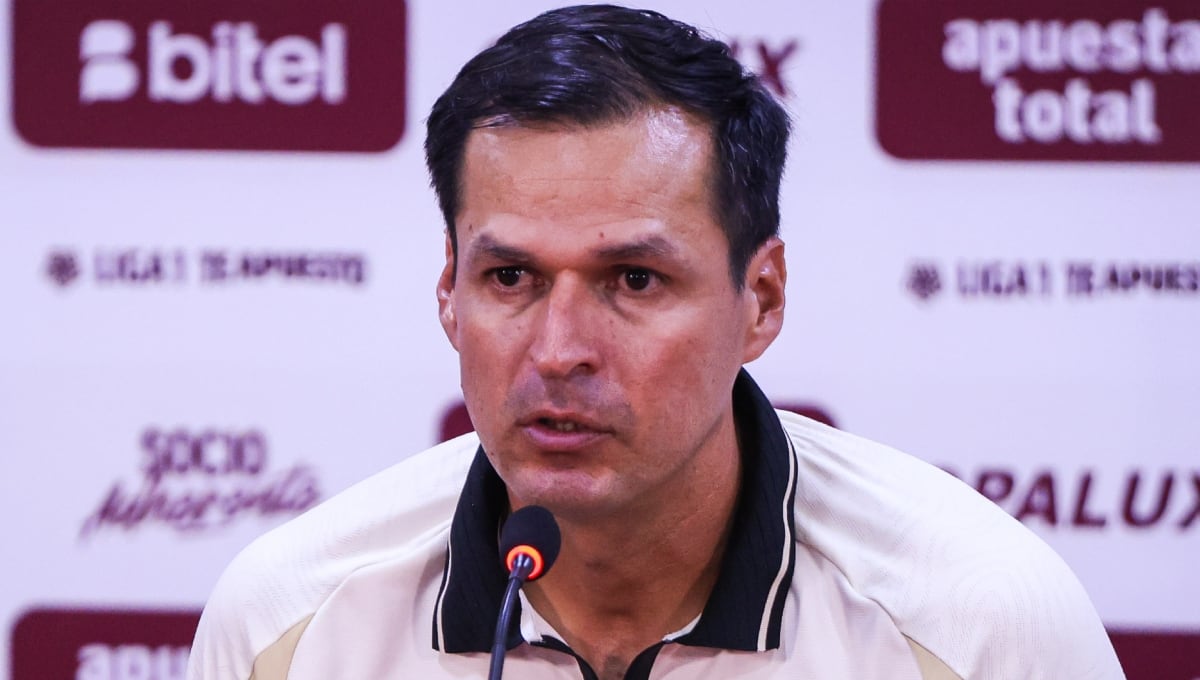 Jorge Araujo asumió como DT de Universitario tras la salida de Javier Rabanal. (Foto: Universitario)