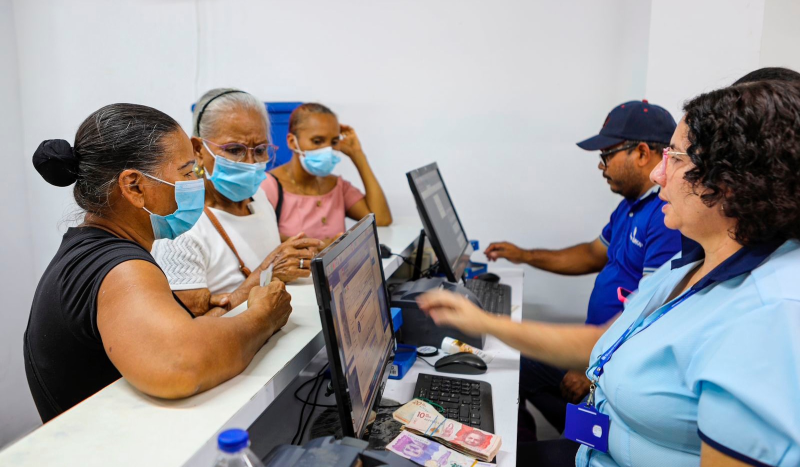 Consulta si recibes el bono de 500 mil pesos en Colombia | Foto: DPS