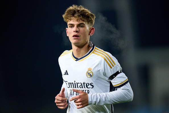 Nico Paz tiene 19 años, es hispano-argentino y juega como centrocampista ofensivo. (Foto: Getty Images)