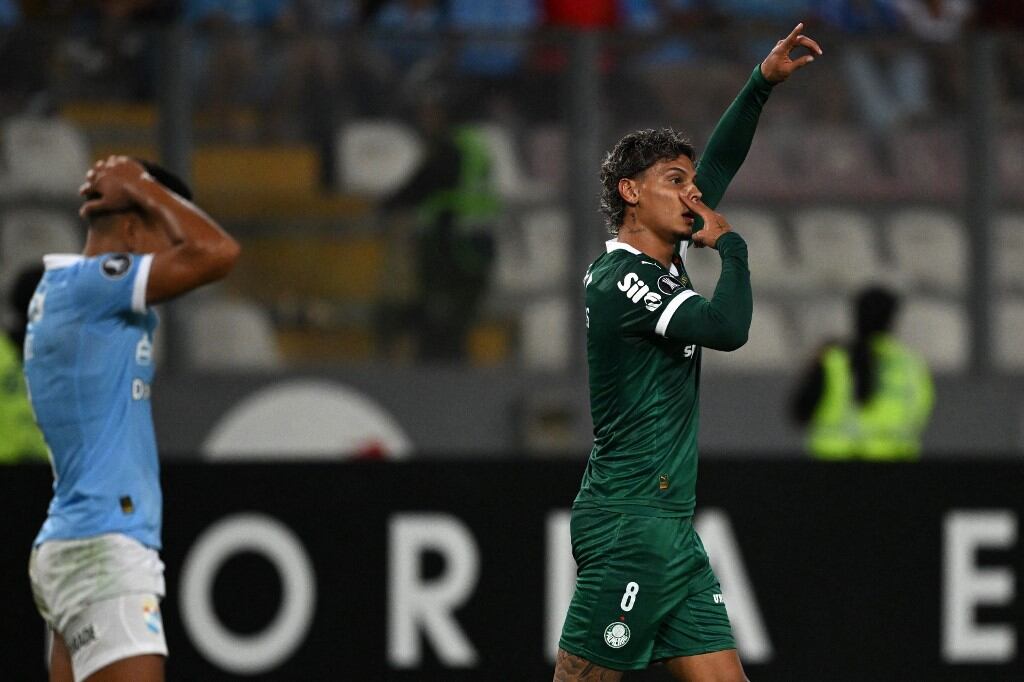 Richard Ríos se fue en este mercado de pases al Benfica de Portugal. Es una de las bajas de Palmeiras. (Foto: AFP)