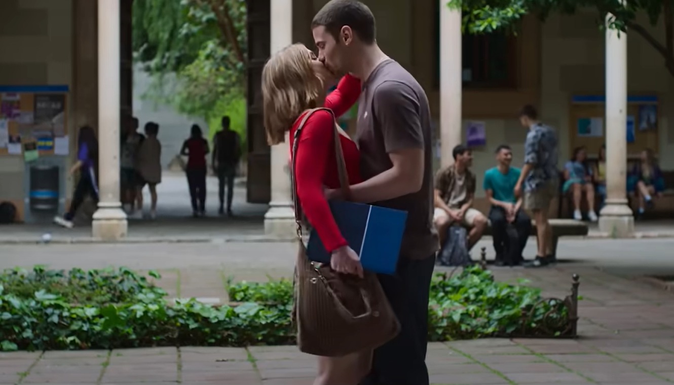 "A través del mar" trata sobre la relación de Raquel y Ares.(Foto: Captura/YouTube-Netflix)