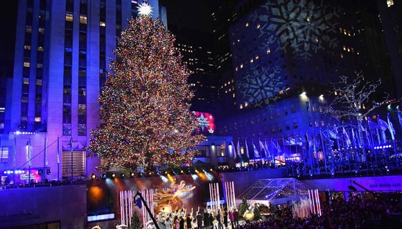 El árbol de Navidad del Rockefeller Center, un ícono de la festividad se ubica en Nueva York (Foto: AFP)