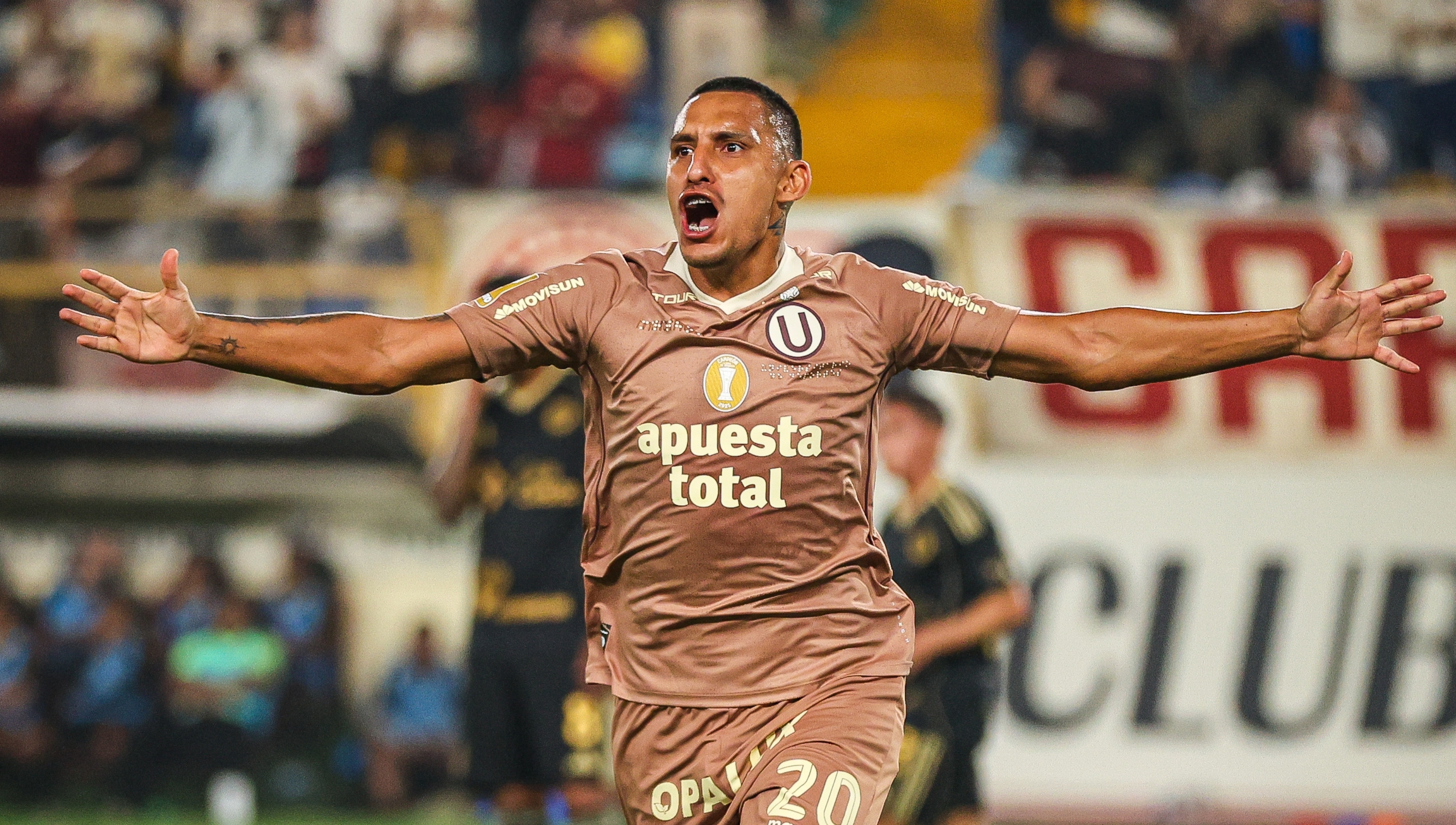 Alex Valera renovó hasta el 2029 con Universitario. (Foto: Universitario)