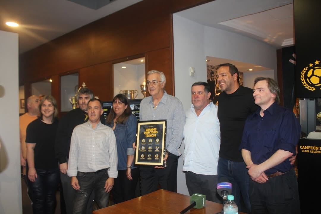 Jorge Fossati en el homenaje que le rindieron en Peñarol | Foto: CAP Museo