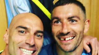 Kolarov perdió un diente por codazo de Fellaini en derbi de Manchester