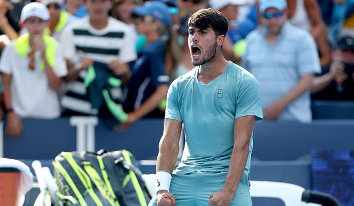 Carlos Alcaraz is widely considered one of the tournament’s favorites after his dominant summer performance. Facing Opelka, a player who can dictate rallies with his serve, will be an early but significant test for the Spaniard. (Foto: Getty Images)