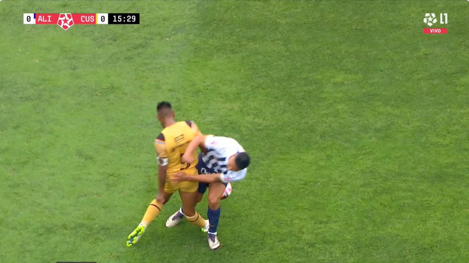 Miguel Aucca tuvo que salir cambiado a los 15 minutos tras sufrir una terrible lesión durante el partido de Alianza Lima vs Cusco FC por Liga 1 Te Apuesto.