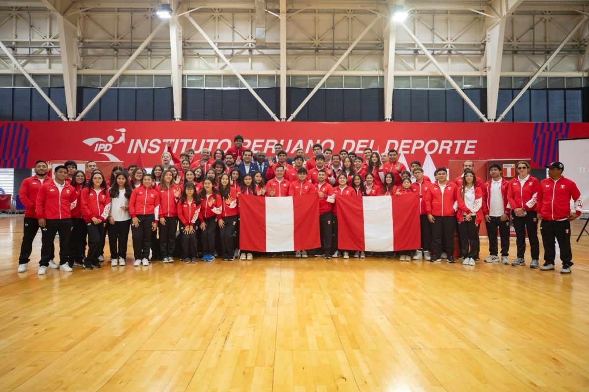 En el evento en la Videna también se presentó a los abanderados de la delegación peruana: Lukas Eichhorn (esgrima) y Yasmín Silva (natación). (Foto: IPD)