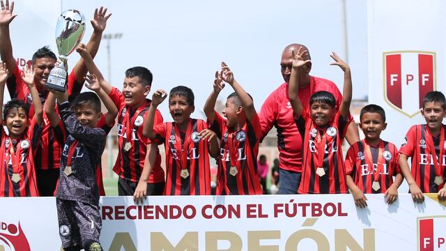¡Levantó el título! La Libertad se coronó campeón Sub-08 en el Torneo Creciendo con el Fútbol