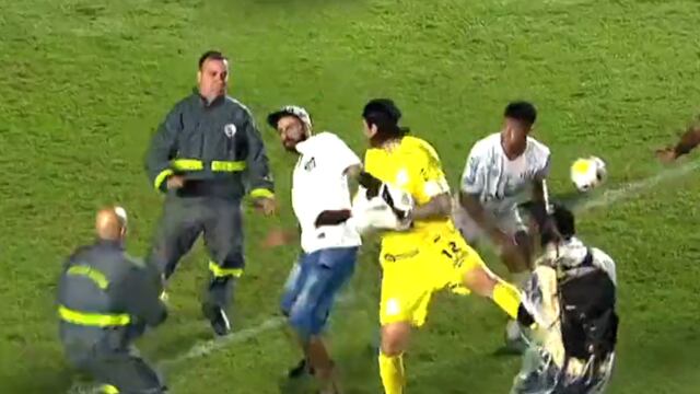 Repudiable: vándalo intentó agredir a Cássio tras la eliminación de Santos ante Corinthians