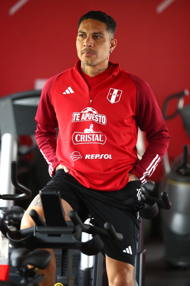Entrenamiento de la selección peruana para enfrentar a Chile y Argentina.