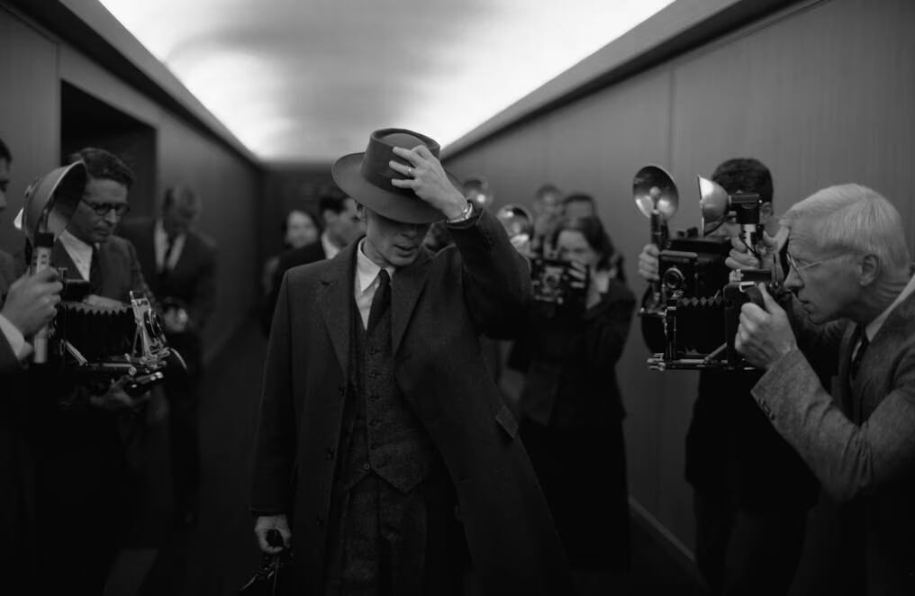 Los pasajes en blanco y negro en "Oppenheimer" recorren momentos reales (Foto: Universal Pictures)
