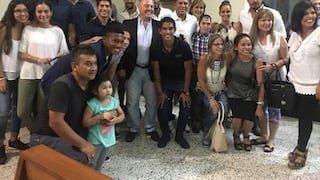 Universitario: Juan Manuel Vargas y compañeros asistieron a misa por la salud de Chale
