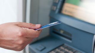 SAT podría bloquear cuentas de usuarios si reciben dólares y no cumplen con requisito