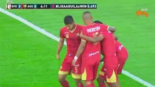 ¡Hizo gatear al arquero!: Alexander Sánchez anota su primer gol en Colombia ante Gustavo Costas