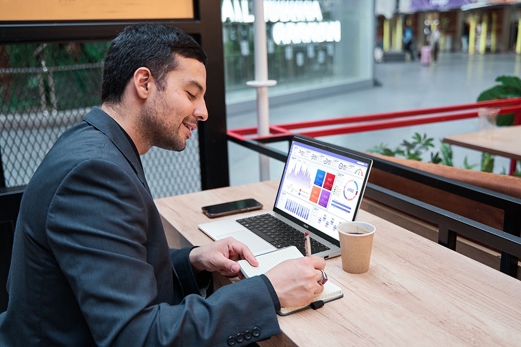 Cuatro errores que afectan el rendimiento de tu laptop y tu productividad diaria.
