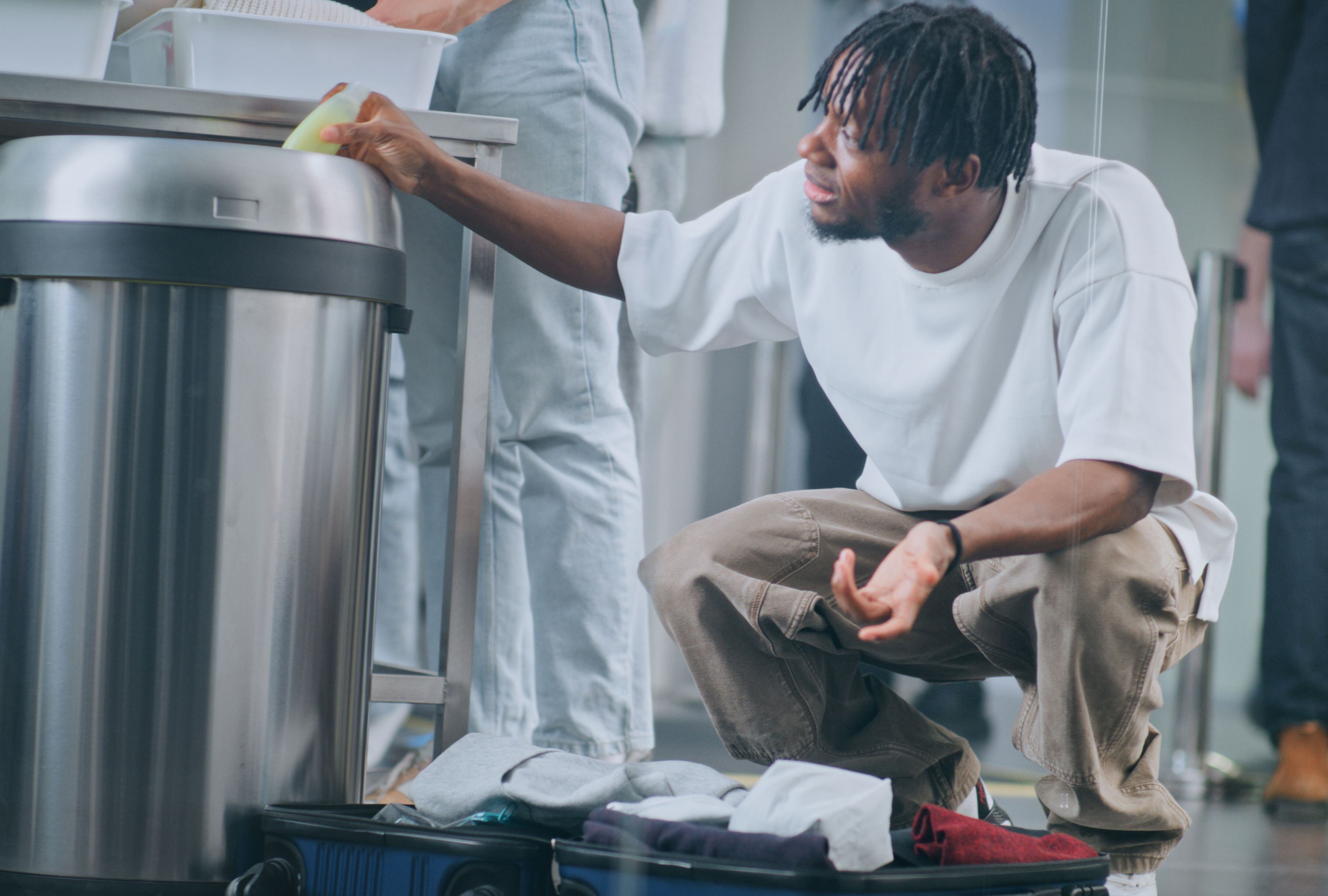 En los controles de seguridad, muchas personas son obligadas a botar algunos productos por no cumplir las reglas de la TSA. (Foto: EvgeniyShkolenko/iStock)