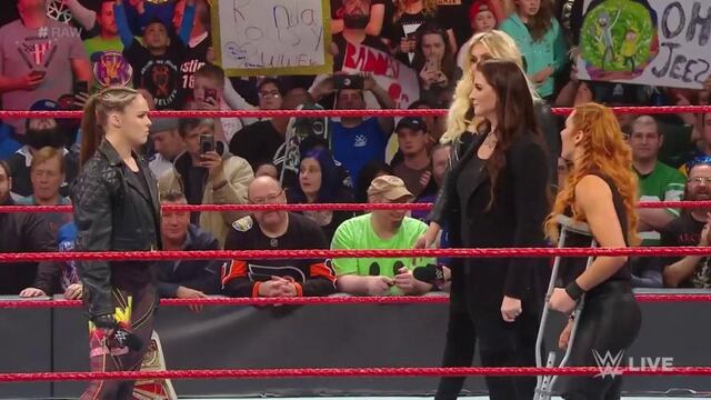 No entró en el juego: Ronda Rousey atacó a Becky Lynch cuando cerraba su pelea en Fastlane 2019 ante Charlotte [VIDEO]