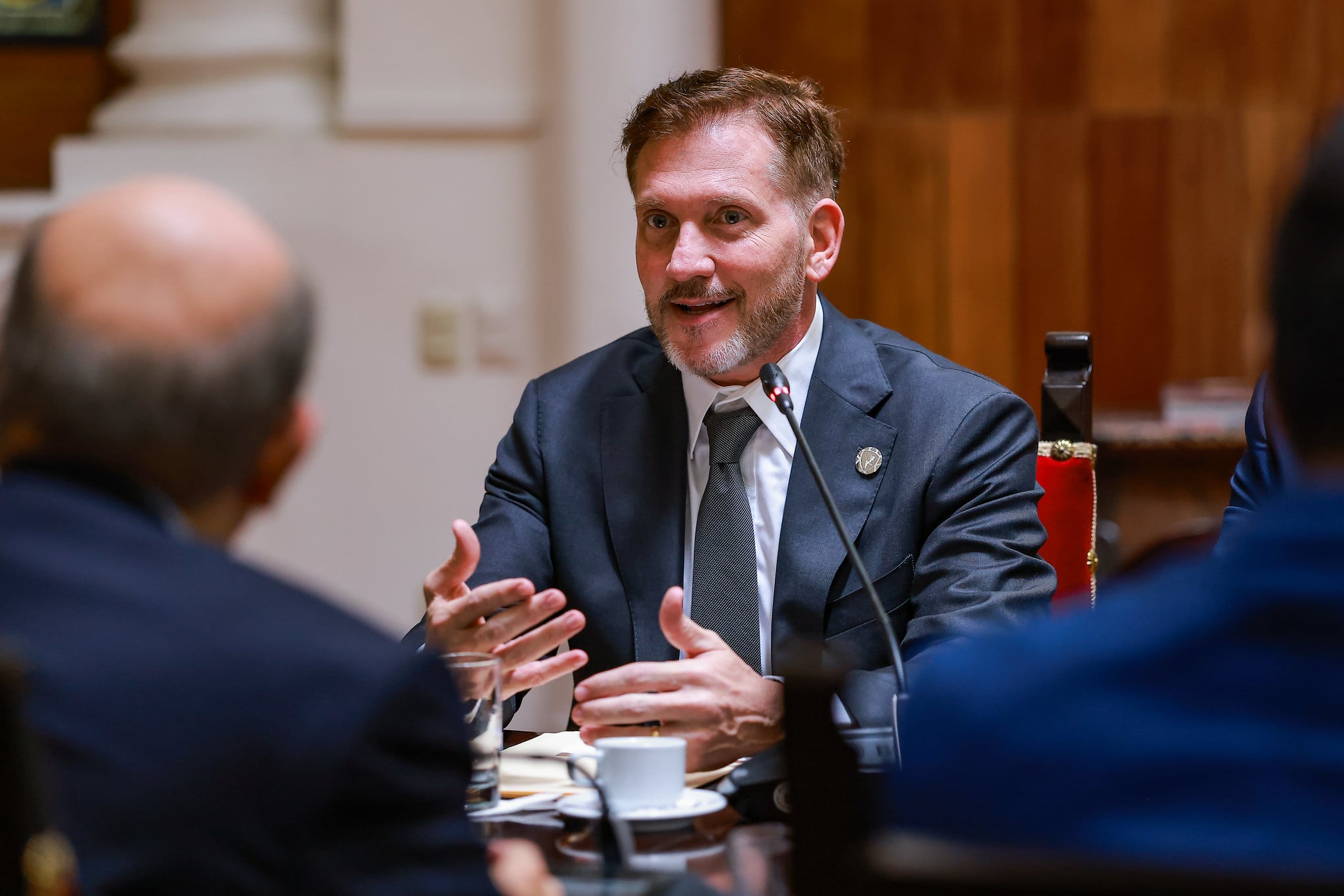 Alejandro Domínguez llegó a Lima para final de Copa Libertadores. (Foto: Presidencia del Perú)