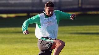 Claudio Pizarro se lesionó en práctica de Bremen y no jugaría ante Bayern