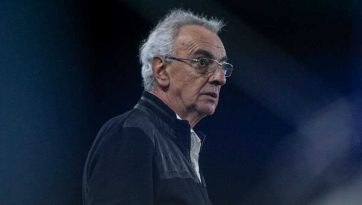 Jorge Fossati firmó con la Selección Peruana hasta el final de las Eliminatorias 2026. (Foto: Getty Images)
