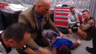 No se pueden ni ver: Randy Orton atacó de forma brutal a Kofi Kingston en los bastidores de SmackDown [VIDEO]