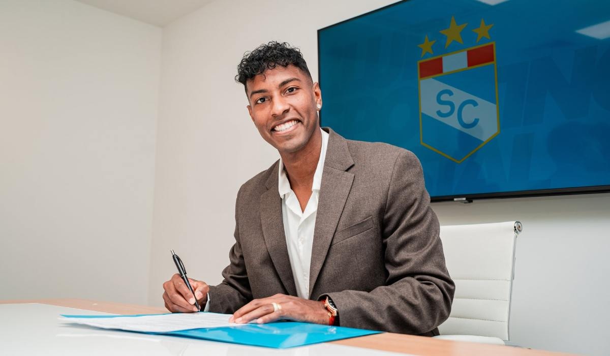 Miguel Araujo firmó contrato con Sporting Cristal. (Foto: Sporting Cristal)