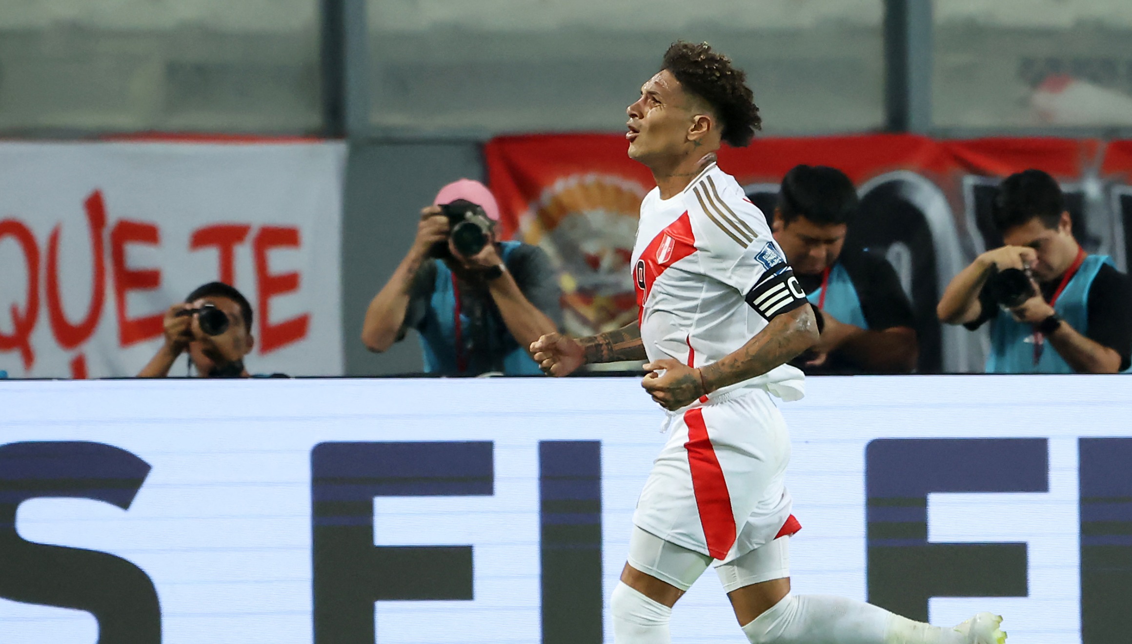 Paolo Guerrero volvió al gol con la selección peruana (Foto: AFP)