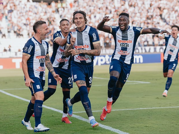 Paolo Guerrero marcó sus dos primeros goles en la Copa Libertadores con Alianza Lima ante Talleres. (Foto: Club Alianza Lima / X)